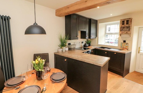 Tideswell House | 2 Market Square