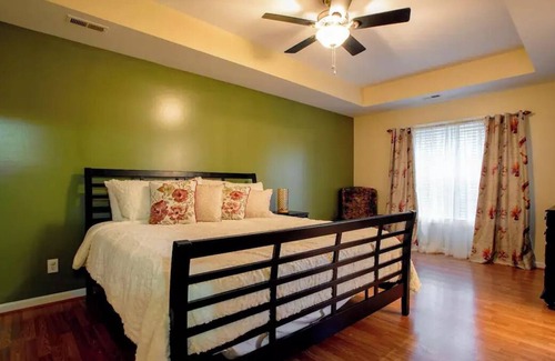 Elizabeth City House | 2 Master Bedrooms Home Away From Home