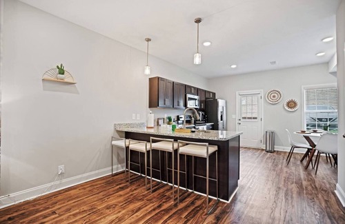 Clarksville Apartment | 2 Master BRs/Wi-Fi/Selfie Wall/Western/W/D/40 min from Nashville