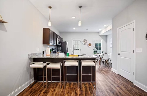 Clarksville Apartment | 2 Master BRs/Wi-Fi/Selfie Wall/Western/W/D/40 min from Nashville