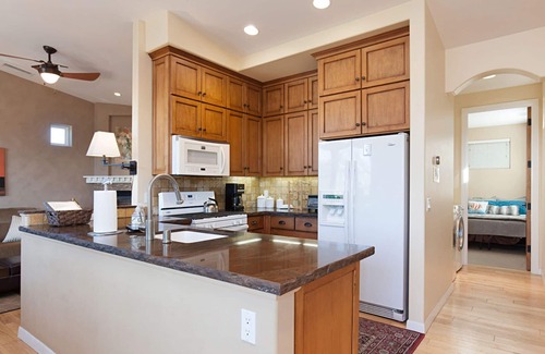South Oceanside House | 2-Master Suites , 4-bikes, walk to beach/restaurants, A/C