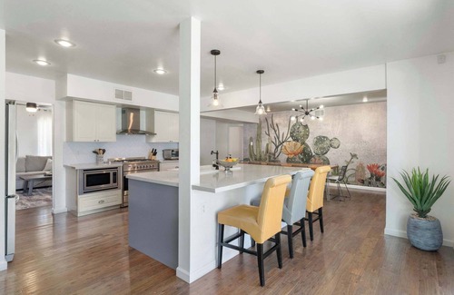 Village Grove House | 2 Masters | FREE Heated Pool & Hottub | Theater