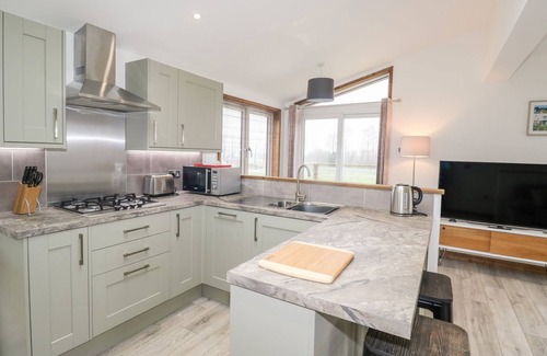 Dobwalls Cottage | 2 MEADOW RETREAT, family friendly, luxury holiday cottage in Dobwalls