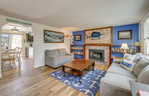 Wellfleet House | 2 Mi to Beach Wellfleet Home with Bike Trail Access