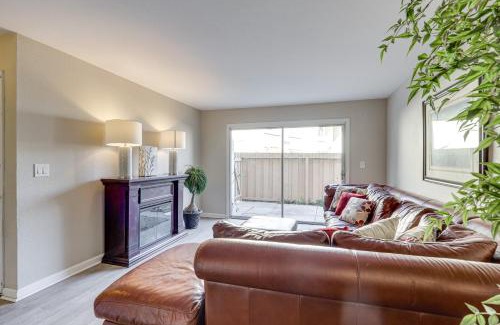 Port Hueneme Apartment | 2 Mi to Beaches Condo with Patio in Port Hueneme!