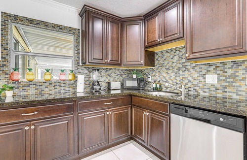 Echo Lake House | 2 Mi to Downtown: WPB Home w/Patio & Pool!