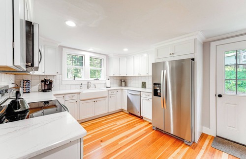 Madison House | 2 Mi to Dtwn: 2-Acre Retreat w/Large Yard!