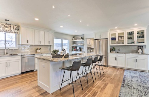 Castle Rock House | 2 Mi to Dtwn Castle Rock: Home w/Furnished Patio
