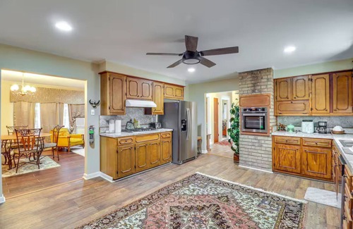 Natchez House | 2 Mi to Dtwn Natchez: Cozy Home w/Yard & Patio!