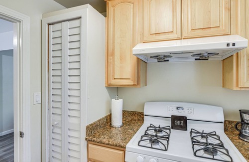 Newhall Condo | 2 Mi to Dtwn: Pet-Friendly Condo in San Jose!