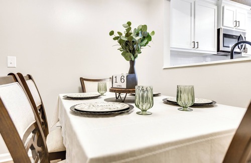 Hinesville Condo | 2 Mi to Fort Stewart: Modern Hinesville Haven