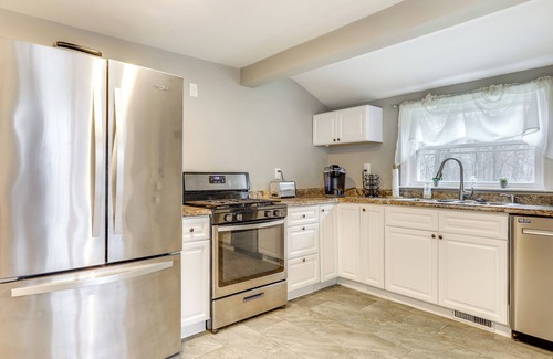 Foxboro House | 2 Mi to Gillette Stadium: Foxborough Retreat!