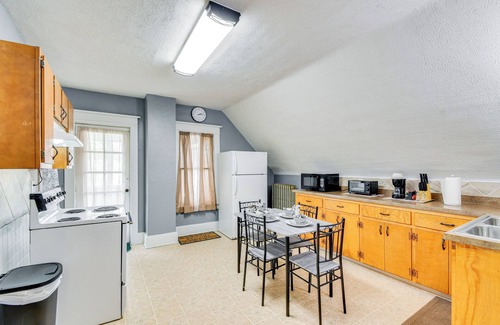 South Wedge Apartment | < 2 Mi to Hospitals & University: South Wedge Apt!