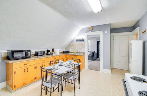 South Wedge Apartment | < 2 Mi to Hospitals & University: South Wedge Apt!