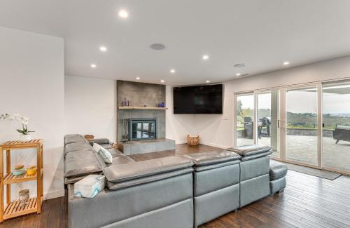 Poway House | 2 Mi to Lake Poway Mtn-View Escape with Patio!