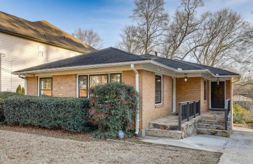 Piedmont Heights Apartment | 2 Mi to Midtown Chic Apartment in Atlanta!