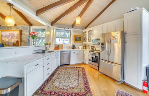 Aptos House | 2 Mi to Ocean: Pet-Friendly Abode in Aptos!