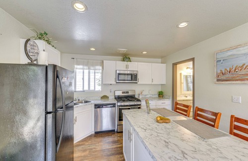 Eureka Cottage | 2 Mi to Old Town: House w/Grill in Eureka!