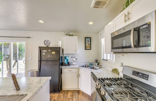 Eureka Cottage | 2 Mi to Old Town: House w/Grill in Eureka!