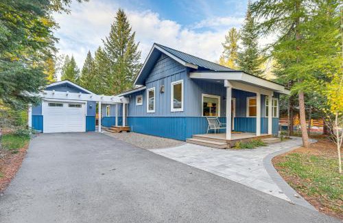 McCall House | 2 Mi to Payette Lake Charming Cottage with Hot Tub!