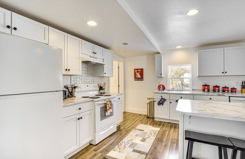 Elkhart Lake House | 2 Mi to Road America: Pet-Friendly Duplex!