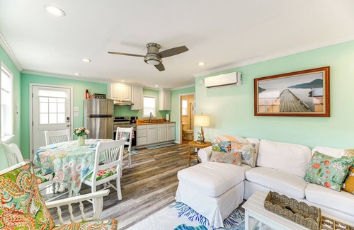 Rockport Cottage | 2 Mi to Rockport Beach: Cozy Hideaway!