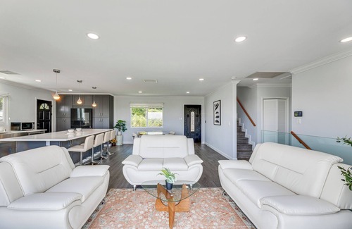 South Arroyo House | 2 Mi to Rose Bowl Stadium: Mtn-View Gem w/Patio