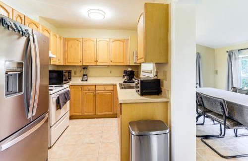 Riviera Beach House | 2 Mi to Shore Riviera Beach Retreat with Yard