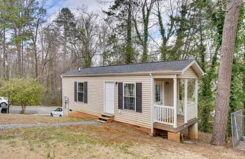 South Boston House | 2 Mi to South Boston Speedway Cozy Tiny Home!