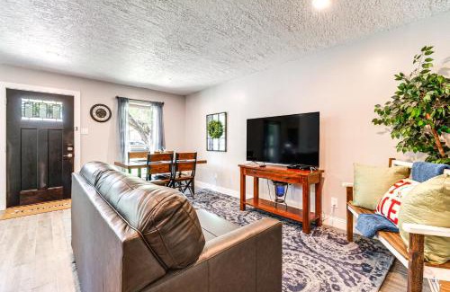 College Station House | 2 Mi to Texas AandM Pet-Friendly Duplex with Yard!