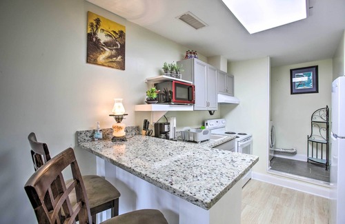 Westwego Apartment | 2 Mi to TPC Louisiana: Avondale Apt w/Patio