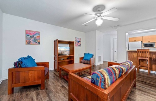 Bearss Plaza Apartment | 2 MI to USF + Long Term Stays allowed + Gym + Pool