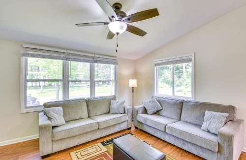 Shorewood-Tower Hills-Harbert Apartment | 2 Mi to Warren Dunes Sawyer Apartment with Deck!