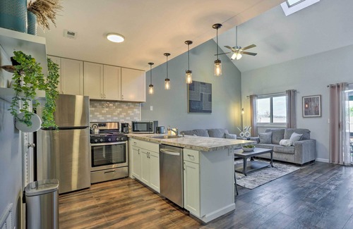 Vernon Condo | 2 Mi to Waterpark: Vernon Township Gem w/Balcony