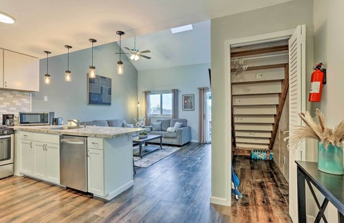 Vernon Condo | 2 Mi to Waterpark: Vernon Township Gem w/Balcony