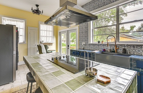 Ybor City House | 2 Mi to Ybor City: Eclectic Tampa Charmer!