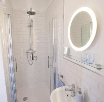 Dublin House | 2 Mikes Homestay