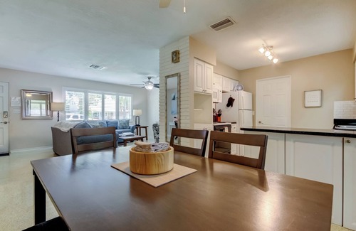 Boca Ciega Ridge House | 2 Miles 2 Redington Beach. Large Yard, Dog Friendly. Bonus Lounge/Kids Room
