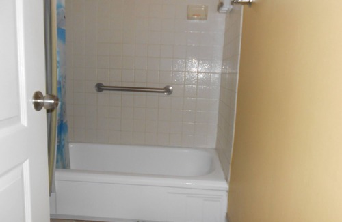 Sun Valley Bed & Breakfast | 2 Miles Burbank Airport/7 Miles Universal/Studios/N Hollywood. Cozy Room