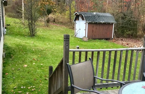 Champion House | 2 Miles from 7 Springs - Borders Laurel Hill State Park - Dogs welcome