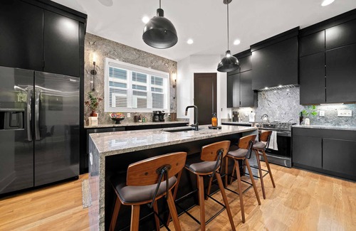 North Nashville House | 2 Miles from Broadway | Rooftop Lounge!
