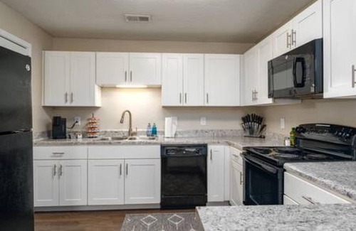 Hoover Apartment | 2 Miles to Hoover Met Finley Gym Dog Park