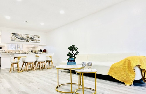 Las Vegas Apartment | 2 miles to LVCC and Strip Cozy 2BD 2BA Apartment