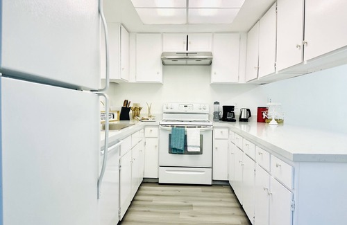 Las Vegas Apartment | 2 miles to LVCC and Strip Cozy 2BD 2BA Apartment