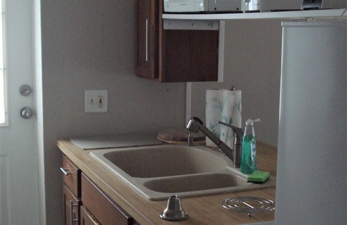 Venice Apartment | 2 Miles To Venice Beach Studio Efficency.