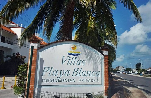 Puerto Juarez House | 2 min to the Beach - Home & Garden