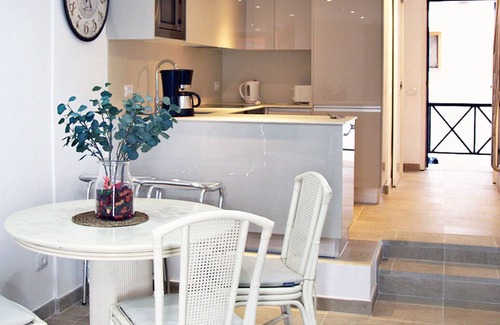 El Madronal Ski Chalet | 2 min Walk to Beach - Private Solarium Bungalow