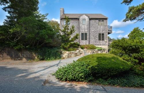 East Orleans House | 2 Min Walk to Private Beach & Boat Launch
