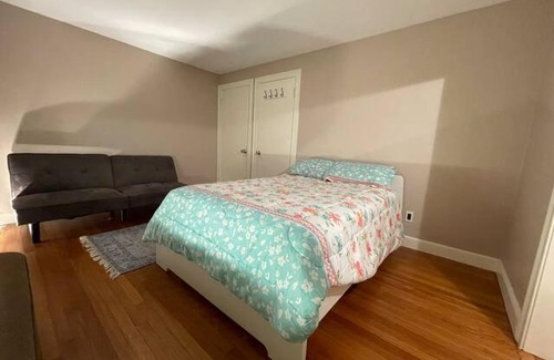 Needham House | #2 MINIMALISTIC ROOM NEAR I95-I90-ROUTE 9