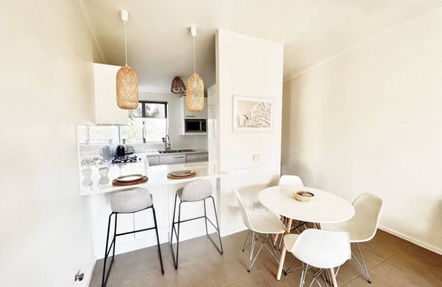 Cottesloe Apartment | 2 minute walk from the Waters Edge